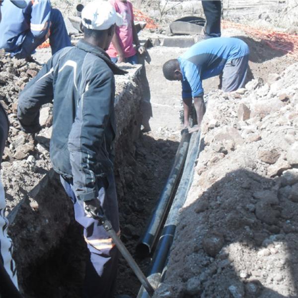 Laying black ducts Francistown